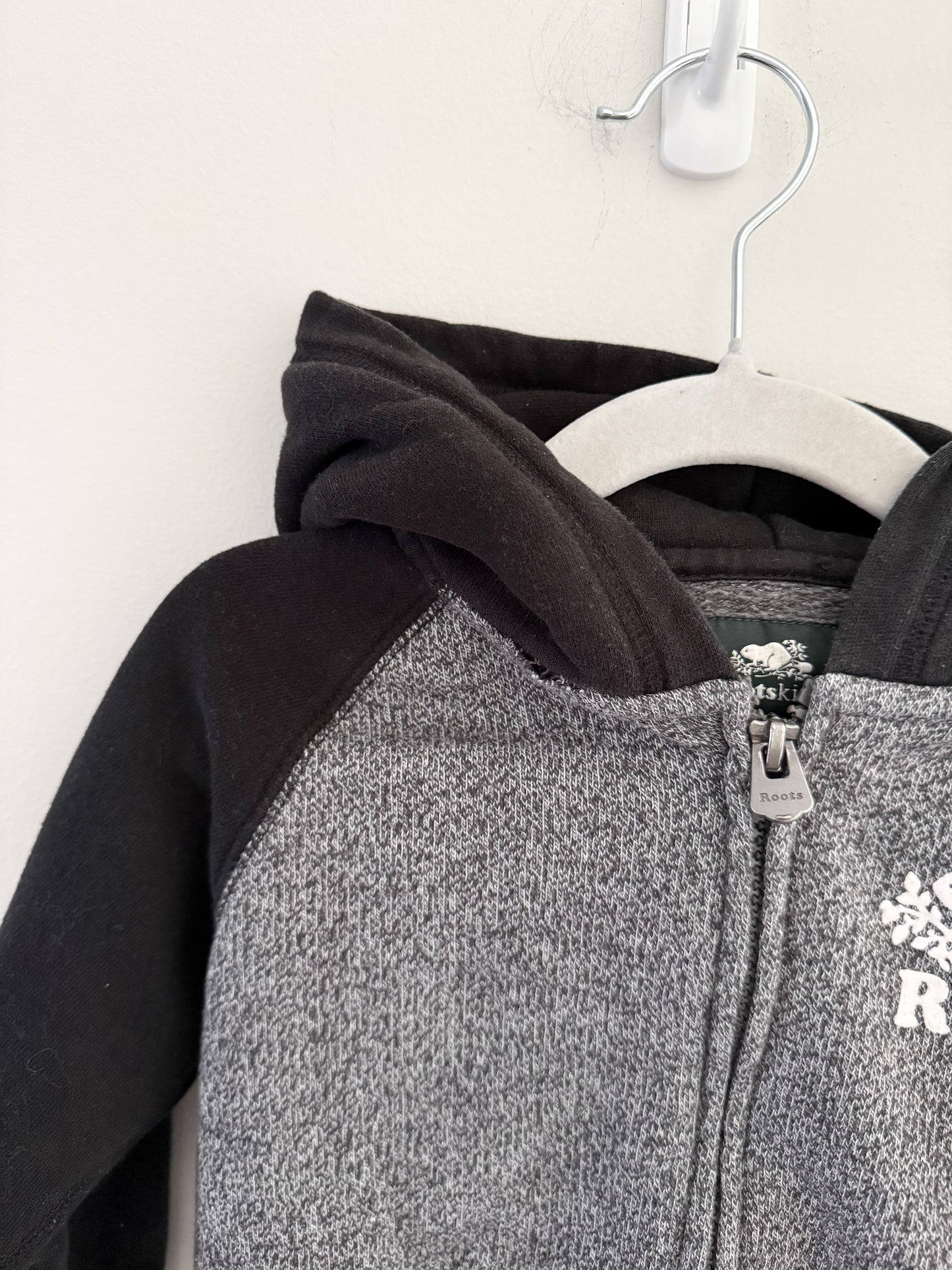 Roots Hoodie - Black (4T)