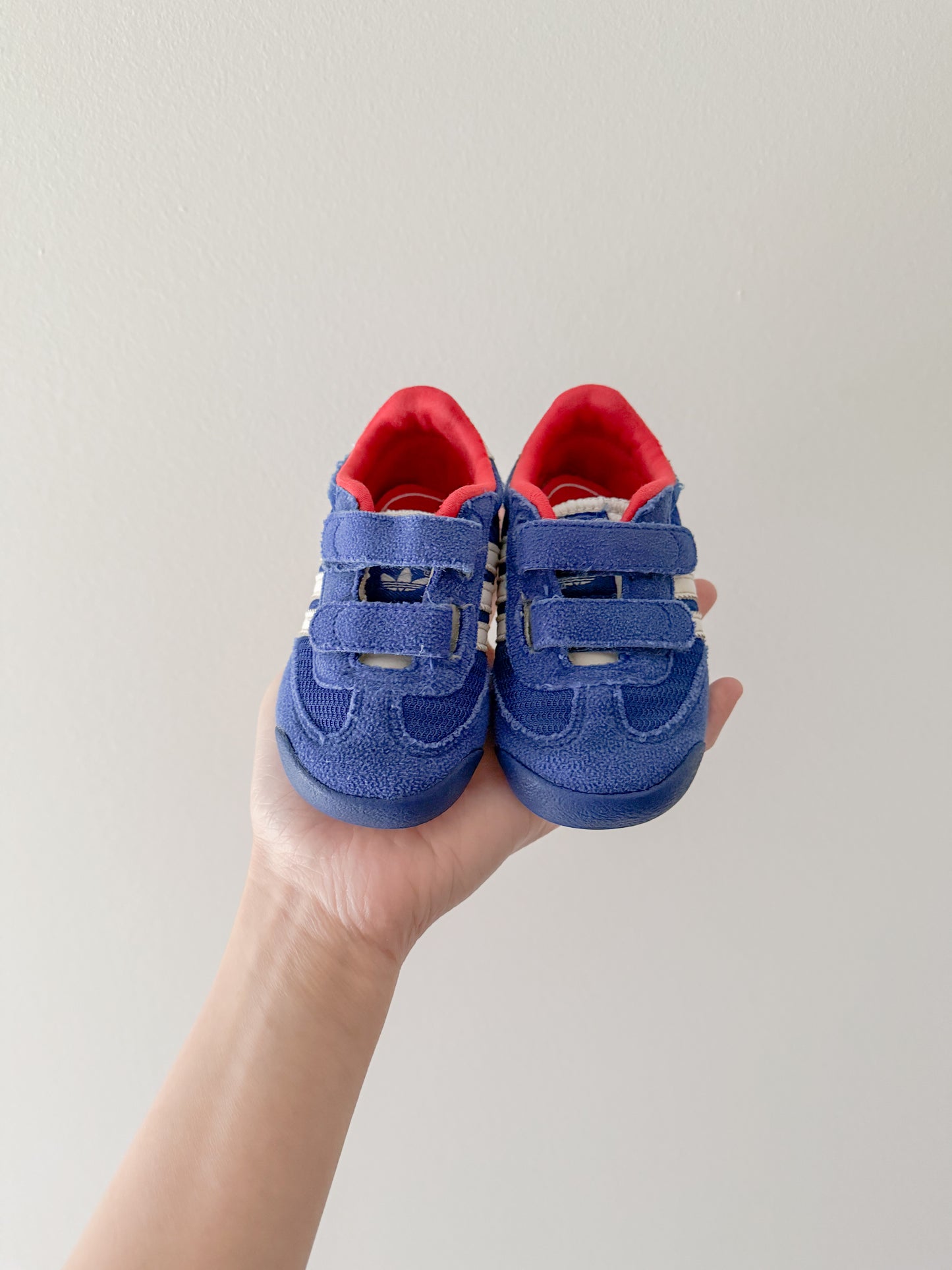 Adidas Dragon Sneakers (US5)